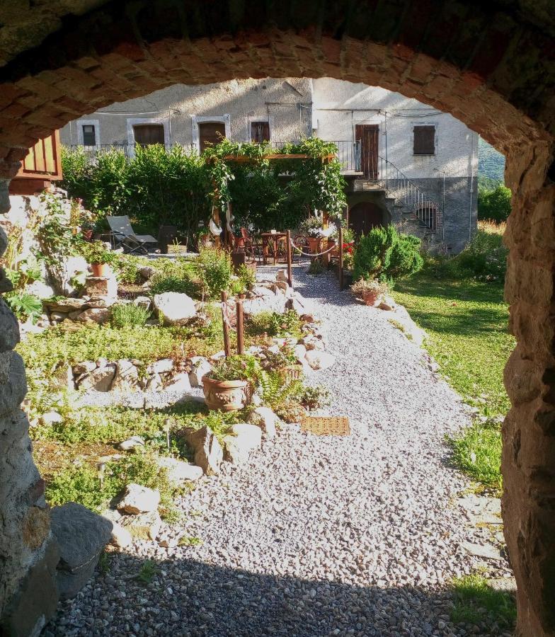 ليمون بييمونت B&B L'Abric - Centro Storico Di Limonetto المظهر الخارجي الصورة