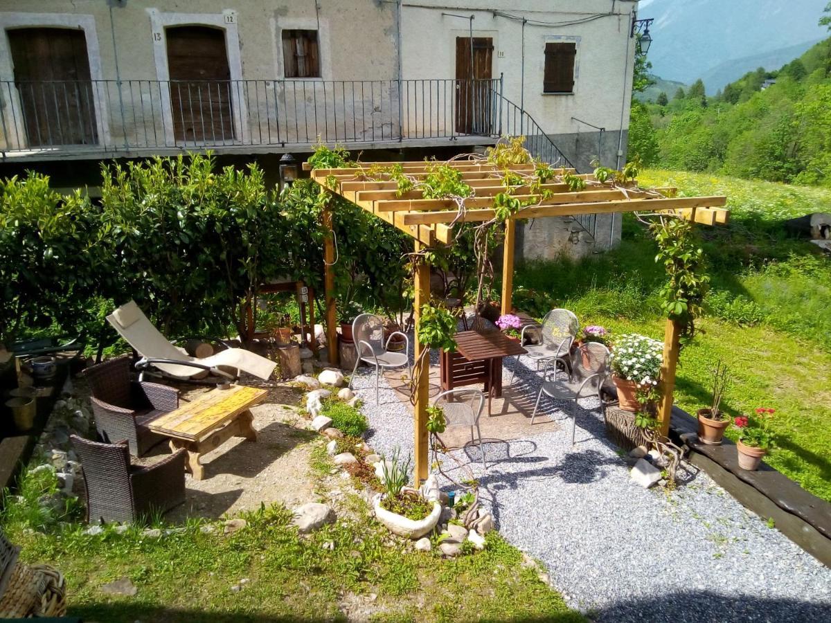 ليمون بييمونت B&B L'Abric - Centro Storico Di Limonetto المظهر الخارجي الصورة